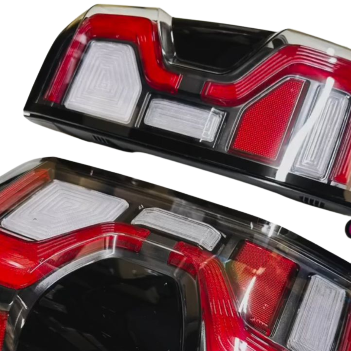 Kit Lanterna LED Modelo Raptor Ranger Fumê 2024 a 2026 - Imagem 4