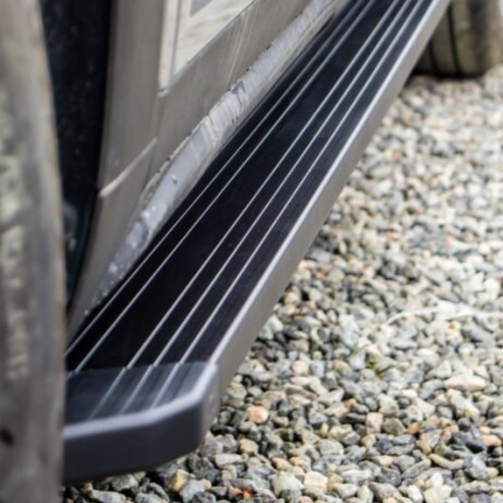 Estribo Alumínio Slim para Ford Maverick 2023 a 2026 - Imagem 3