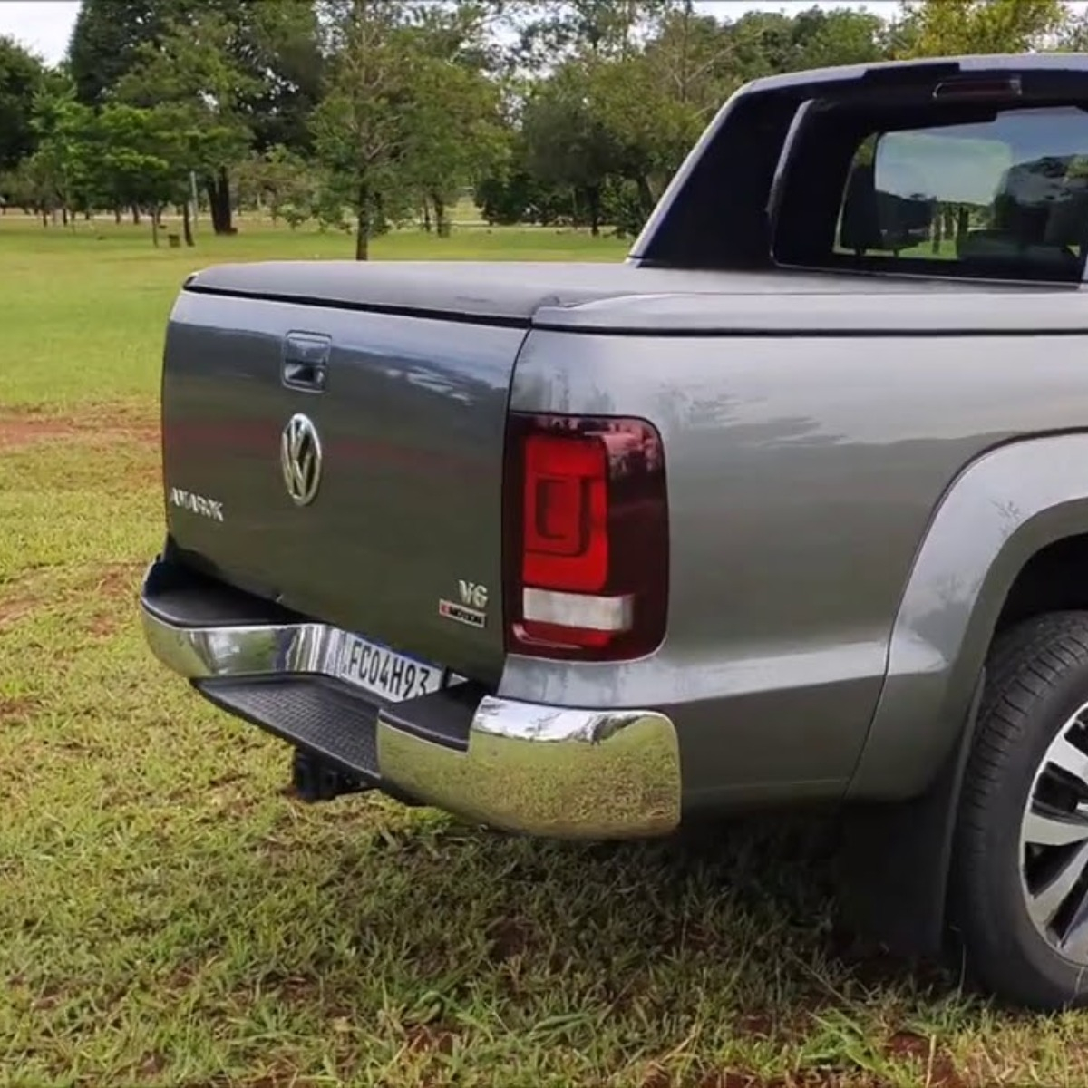 Para-choque Traseiro Amarok Sem Furo Sensor 2010 A 2022 - Imagem 9